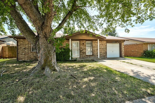 Foto del edificio - Cute 3 Bed 1 Bath in Mustang!