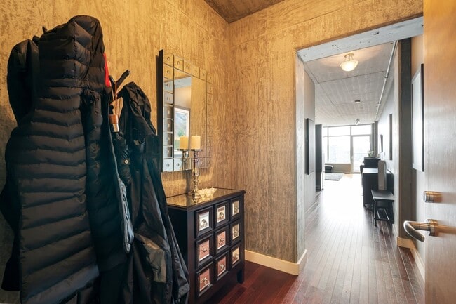 Foto del edificio - Civic Condominiums - FURNISHED 8th floor s...