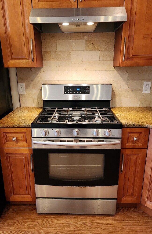 Photo - 244 Whiton St Apartment