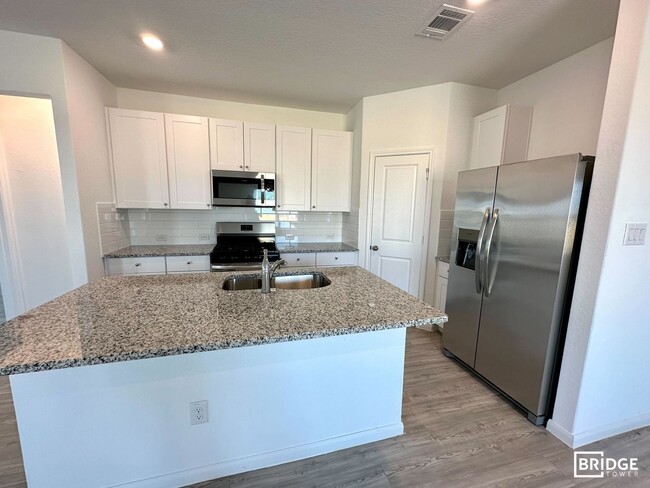 Building Photo - 1216 Treehouse Lane New Braunfels, TX 78130