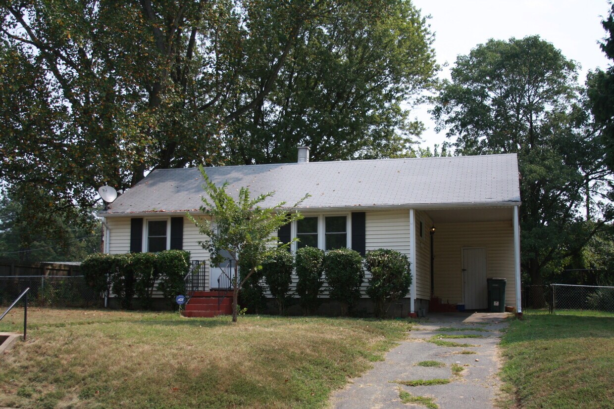 Foto del edificio - 3 bedroom Montclair Road