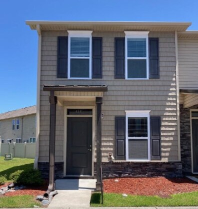 Primary Photo - Beautiful 2 Bedroom, 1.5 Bath Townhome - 4...
