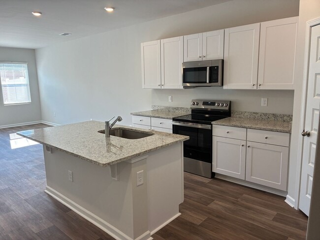 Building Photo - W2045