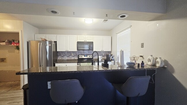 Building Photo - 812 Zircon Ct