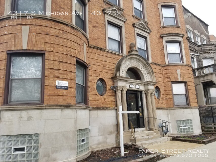Primary Photo - Bronzeville 1 Bedroom