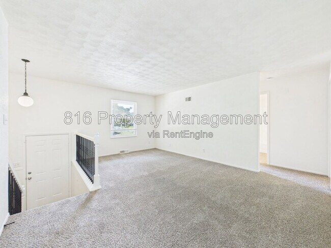 Foto del edificio - 2835 Tepee Ave