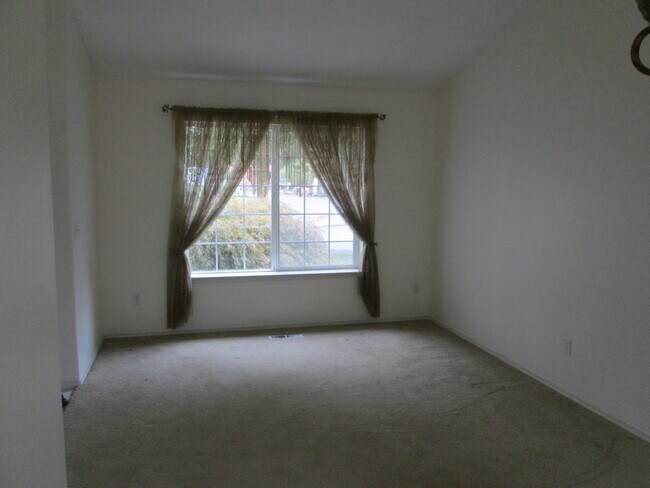 Foto del edificio - 16089 SW Red Clover Ln