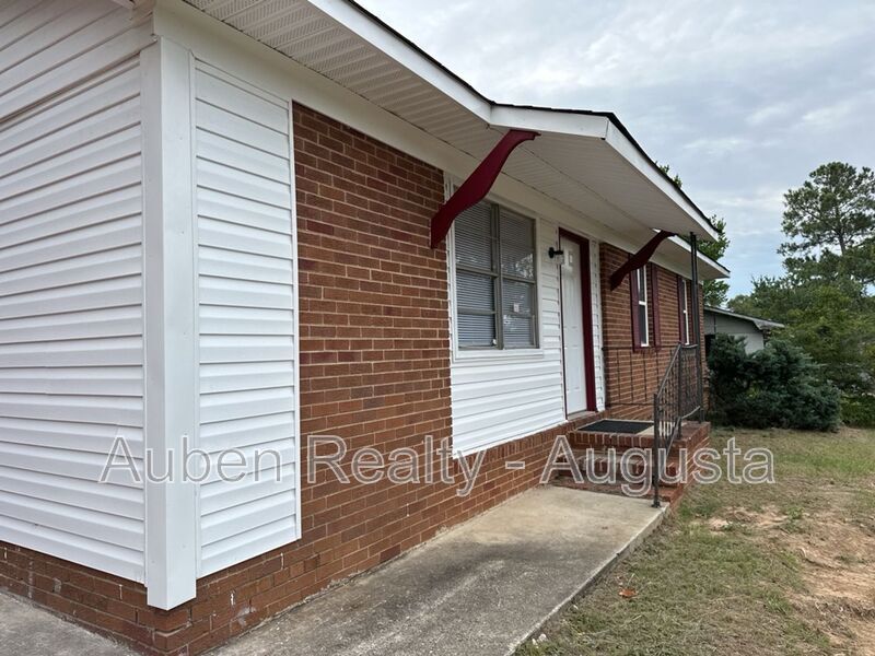 Foto principal - 2516 Kensington Dr E