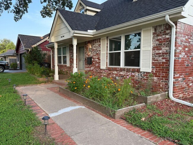Foto del edificio - Spacious 4BR House in Tulsa