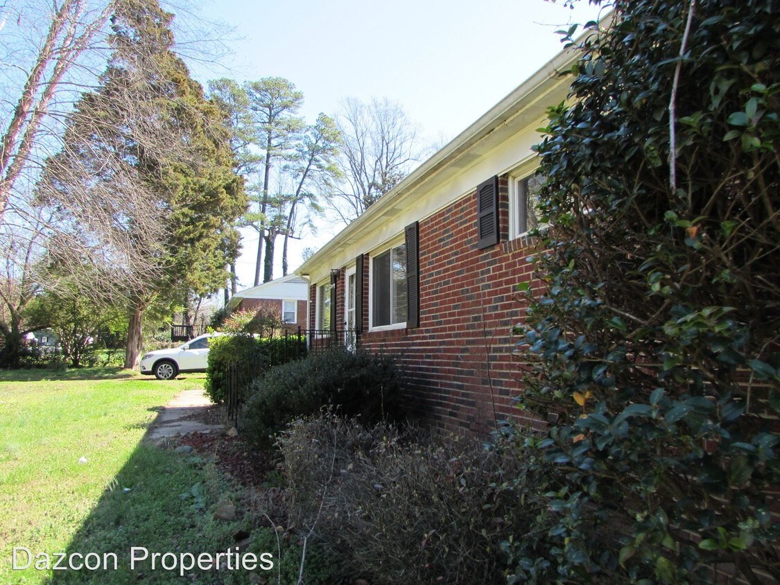 Primary Photo - 2504 Juniper Dr