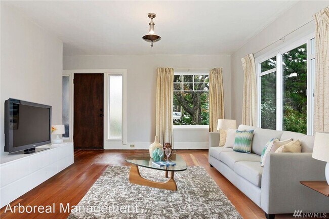Building Photo - 3 br, 2 bath House - 10311 Beacon Ave S