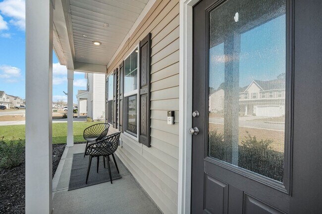 Foto del edificio - Bright & Welcoming 5-Bedroom Home in Richmond Hill, GA