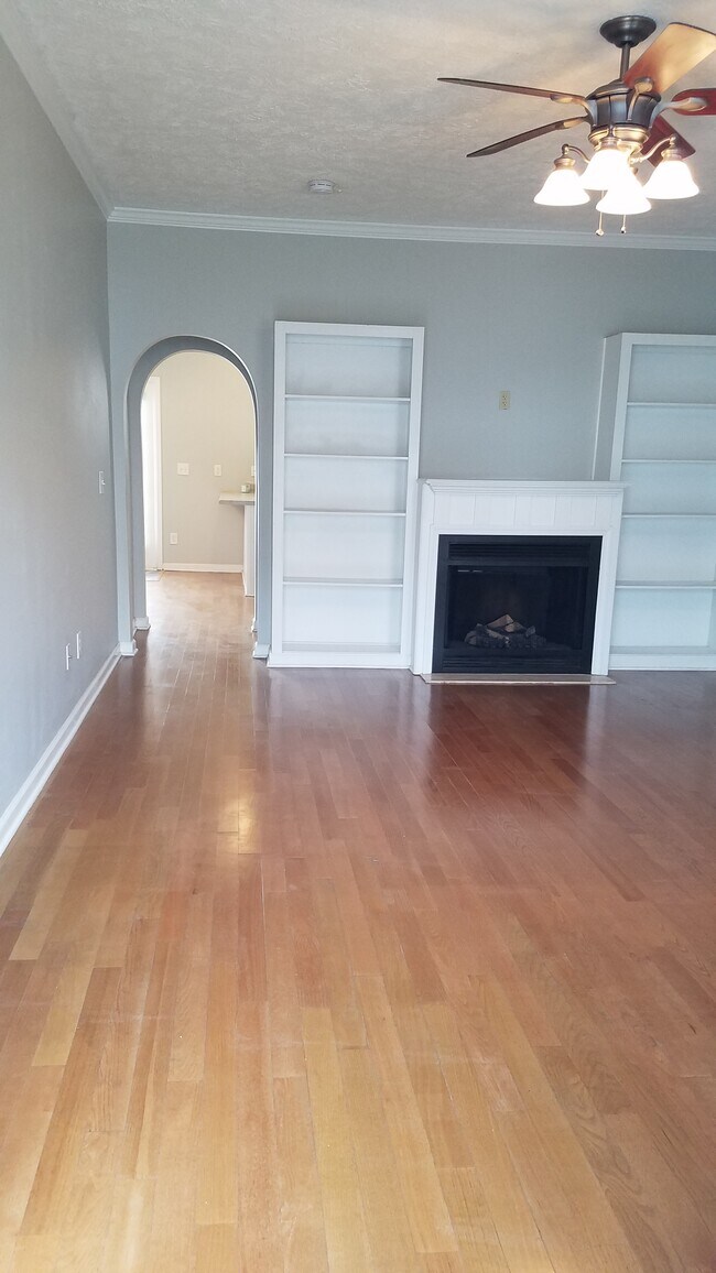 sala de estar - 618 Spence Enclave Way