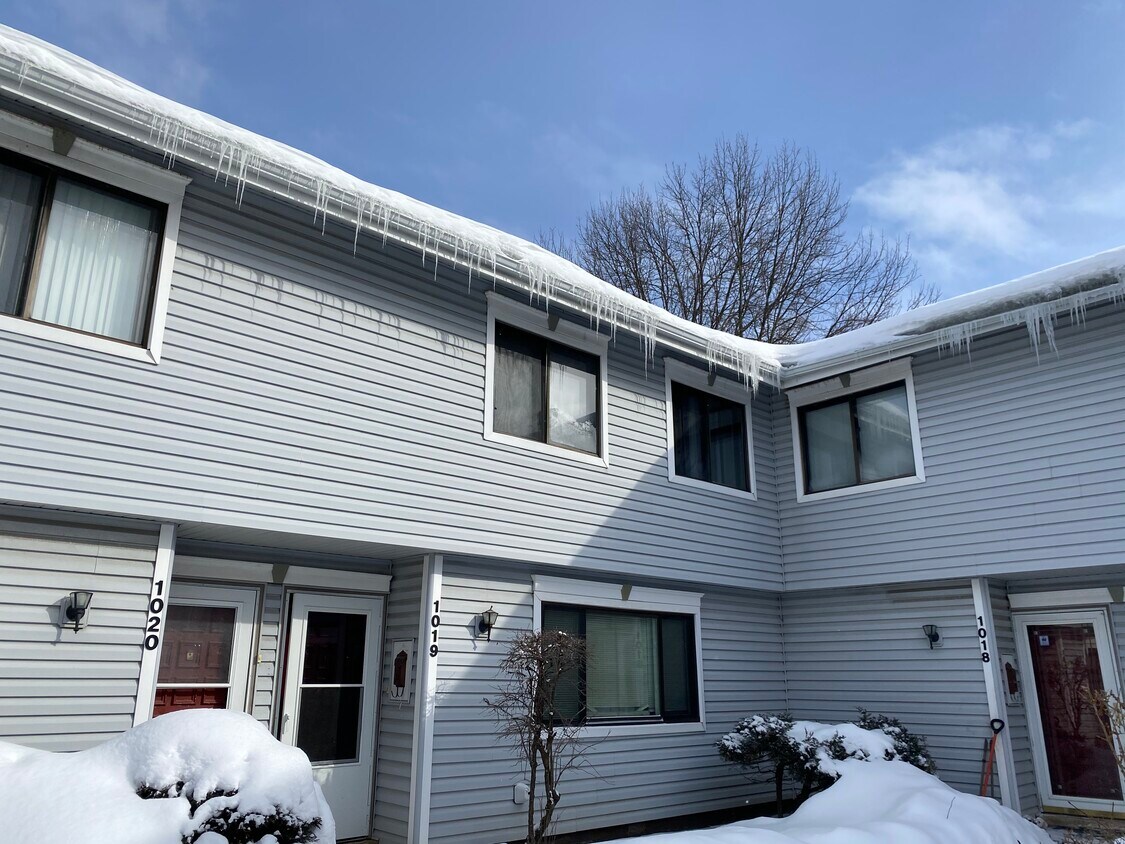 Foto principal - 1019 Bayside Dr