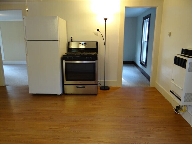 Kitchen - 4116 Mcgraw North Rd