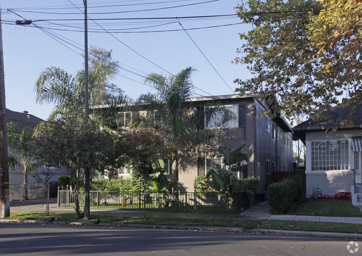 Building Photo - 151 N 13th St