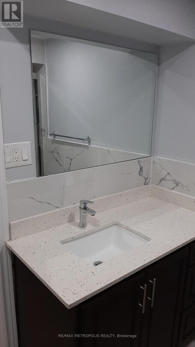 Building Photo - 235 Hupfield Trail