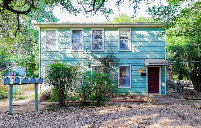 Building Photo - 1305 Lorrain St