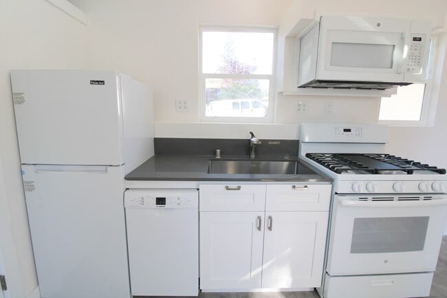 Building Photo - 21107 Damson Rd