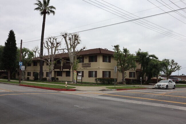 Building Photo - 420 7th Street