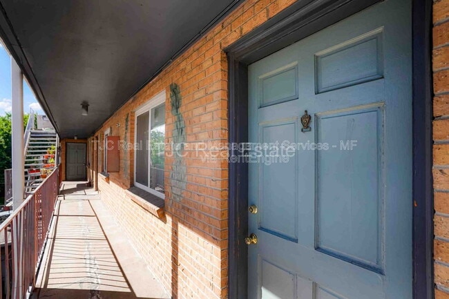 Foto del edificio - 1138 Corona St