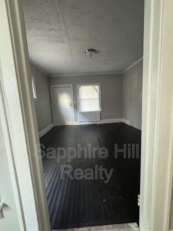 Building Photo - 4056 E 136th St