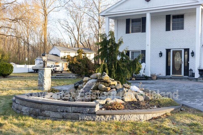 Foto del edificio - 30 Dumond Pl