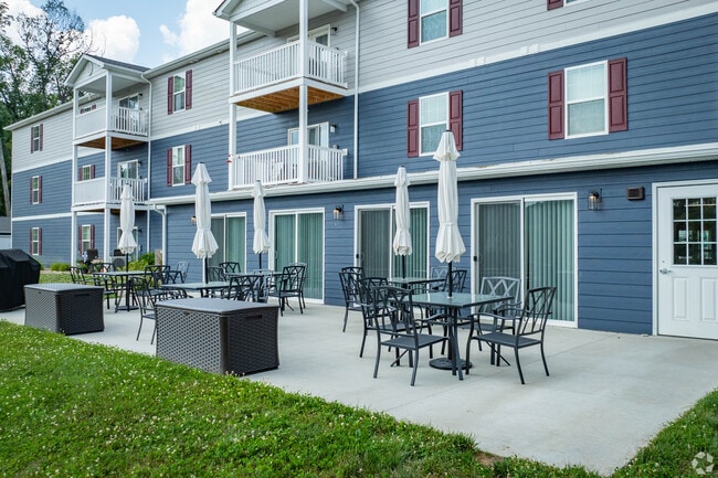 Building Photo - Fox Run Senior Apartments