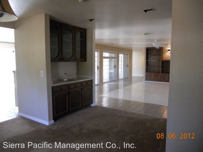 Building Photo - 1221 Fremont St