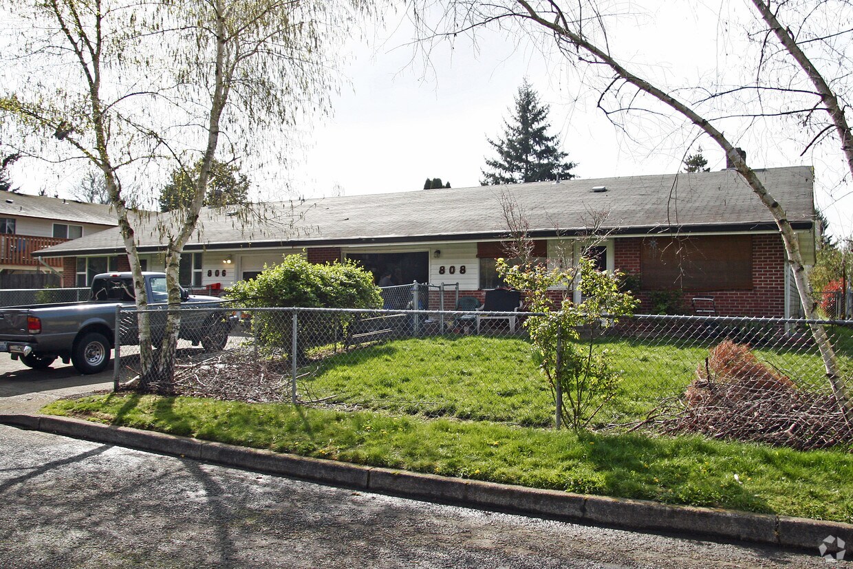 Foto del edificio - 808 NE 106th Ave