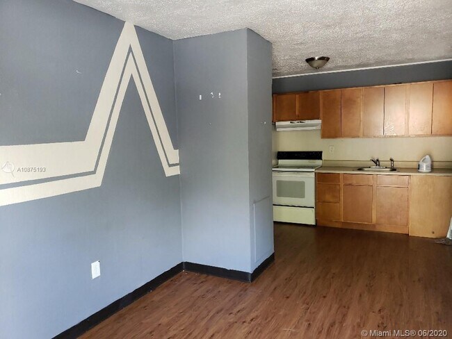 Foto del edificio - 9802 N 11th St