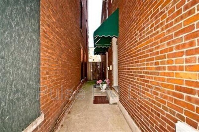 Foto del edificio - 112 E 5th St