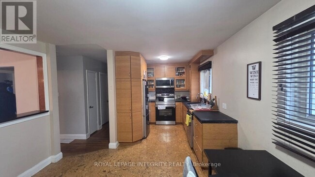 Building Photo - 176 Oakridge Blvd