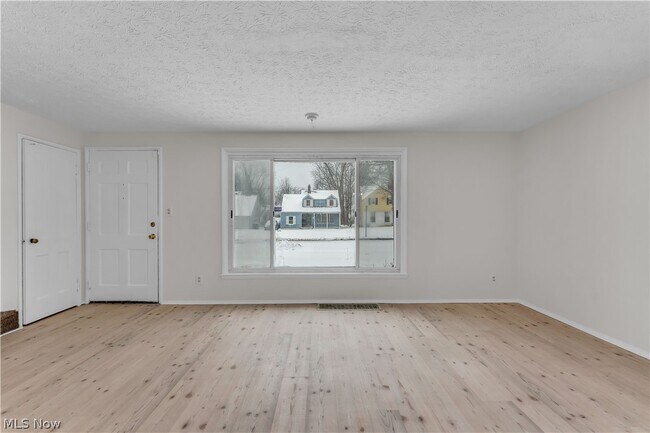 Building Photo - 19518 Shakerwood Rd