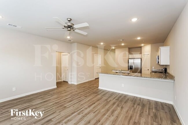 Building Photo - 318 Niki Dr