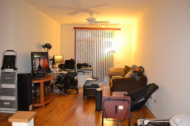 Building Photo - 3543 S Hamilton Ave