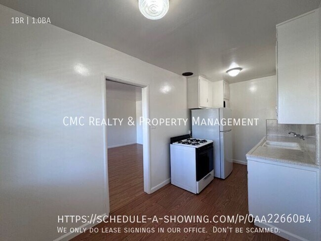 Foto del edificio - 3301 E 2nd-7