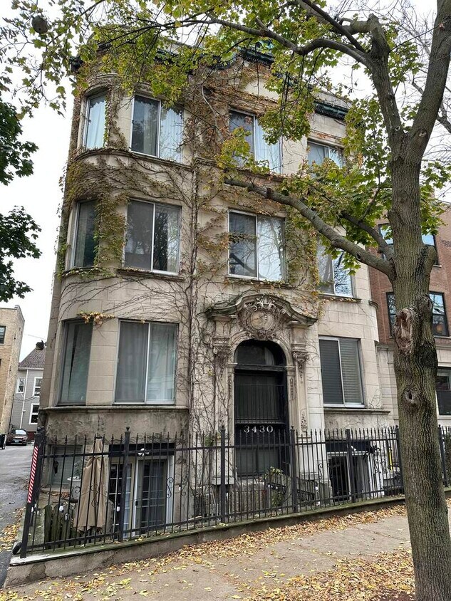 3430 N Elaine Pl Unit 4, Chicago, IL 60657 Condo for Rent in Chicago