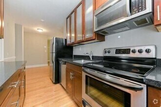 Building Photo - 52 Strathmore Rd