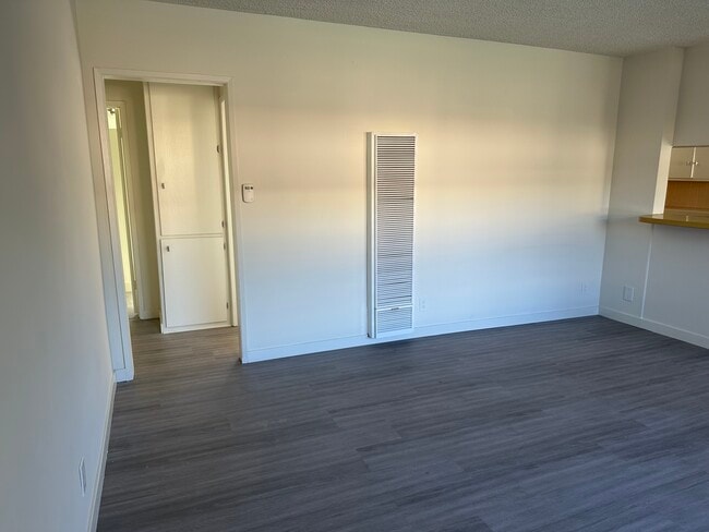 Building Photo - 4785 Don Miguel Dr