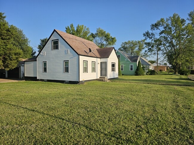 Building Photo - 1744 Woodland Ave