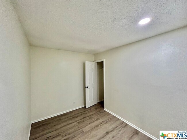 Building Photo - 1905 N Ben Wilson St