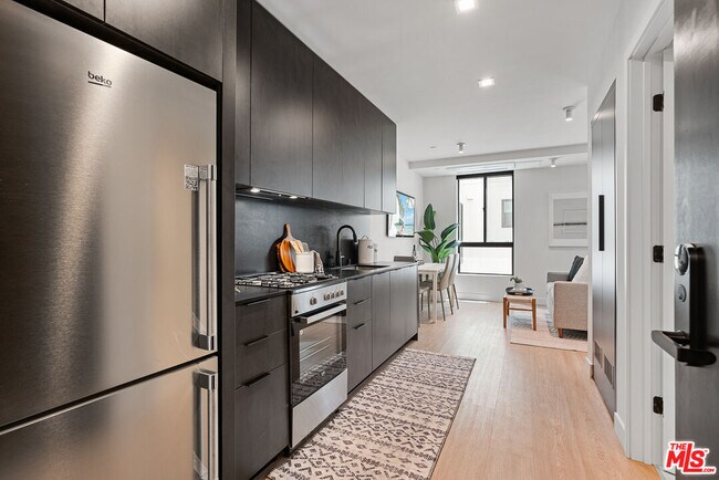 Foto del edificio - 3688 Overland Ave