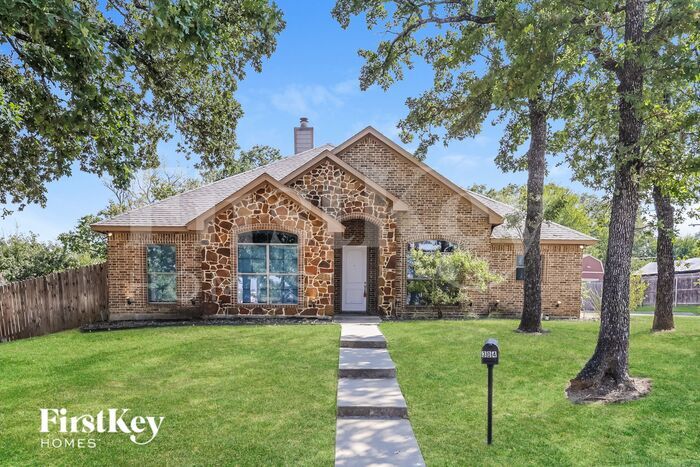 Primary Photo - 304 Cobb Dr