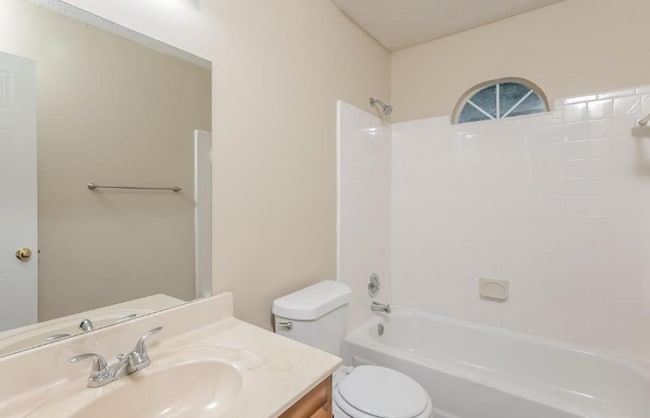 Building Photo - 1432 Birmingham Dr