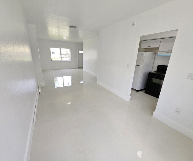 Building Photo - 450 NW 84th St
