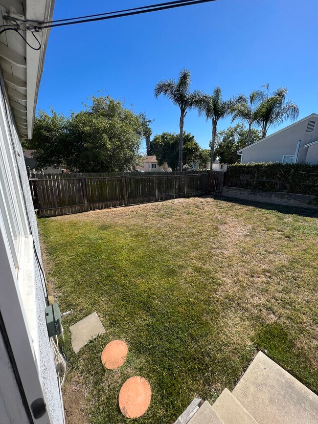 Building Photo - 7400 Midfield Ave