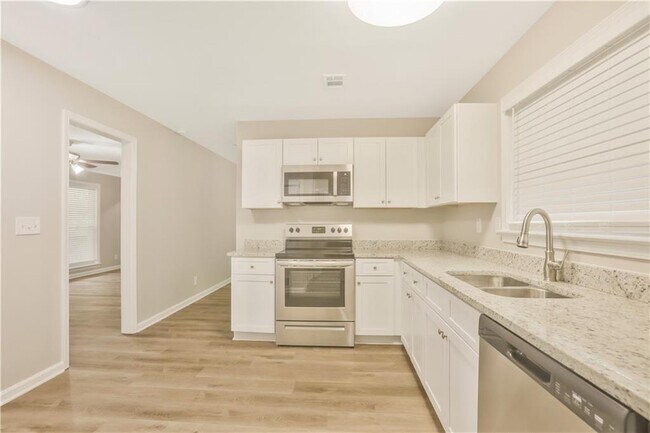 Building Photo - 1707 Laurens Dr SW