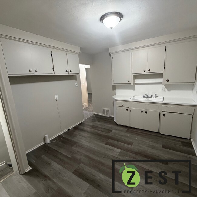 Foto del edificio - Gorgeous 3 Bed 1 Bath home only $1,200/mo!  OPEN HOUSE Thursday March 19th