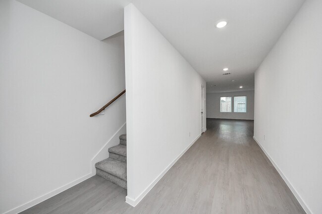 Foto del edificio - 3073 Fantasy Ter Dr